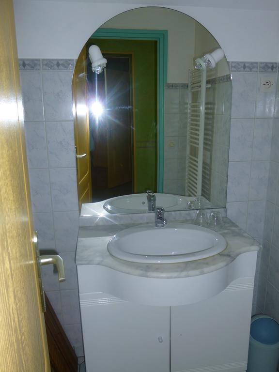 Family Delcour Bed and Breakfast Mailly-Maillet Exteriör bild
