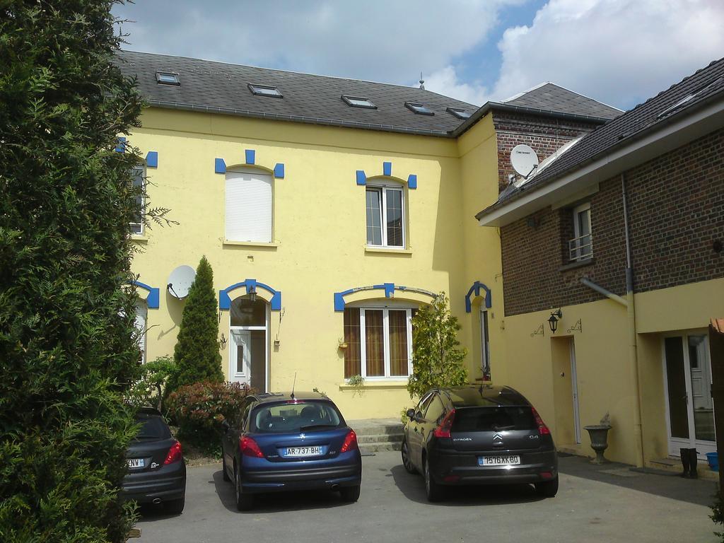 Family Delcour Bed and Breakfast Mailly-Maillet Exteriör bild