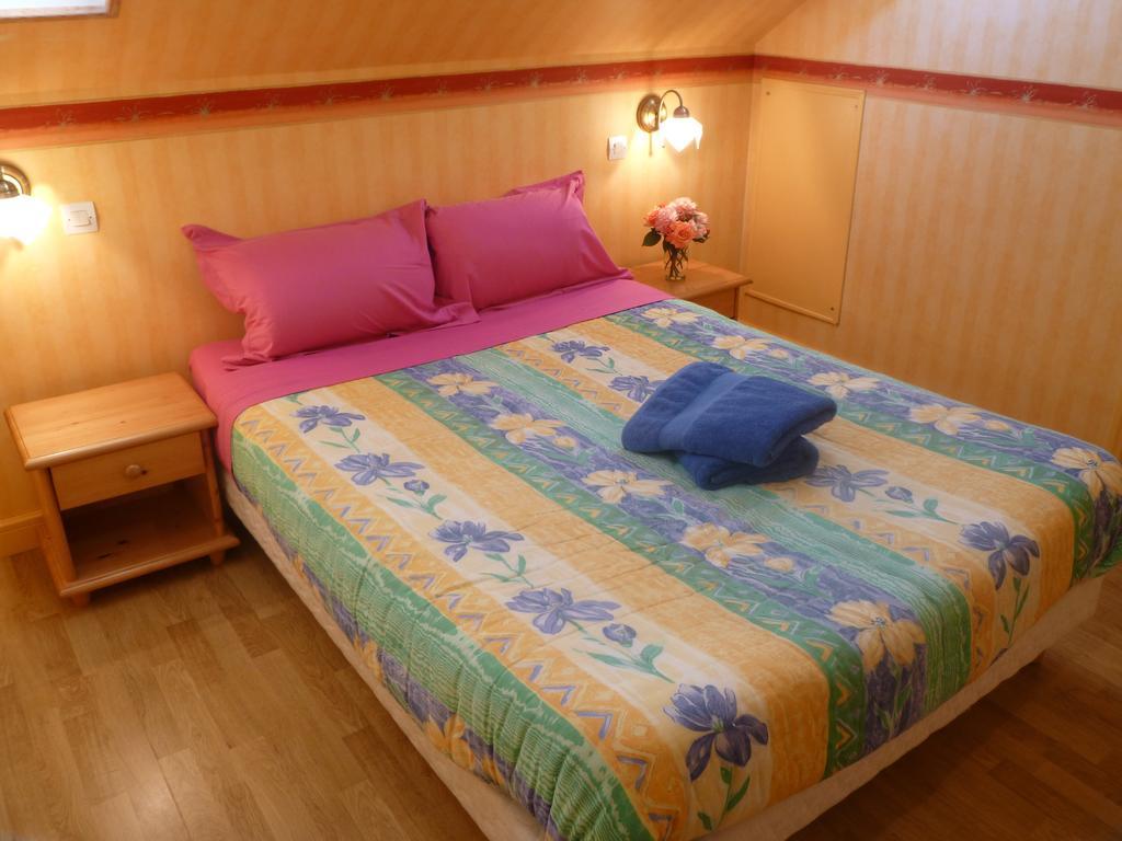 Family Delcour Bed and Breakfast Mailly-Maillet Exteriör bild